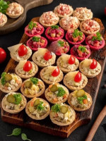 Ассорти тарталеток с классическими салатами 24 шт.